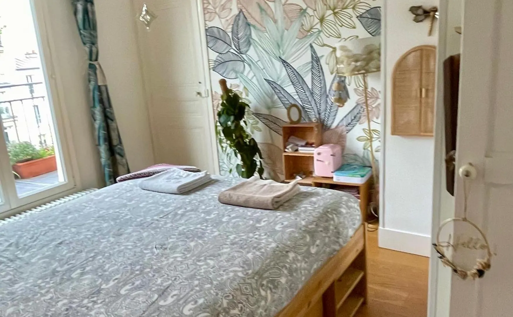 Grand Familial Parisien, Avec Balcon Et Parking * Париж