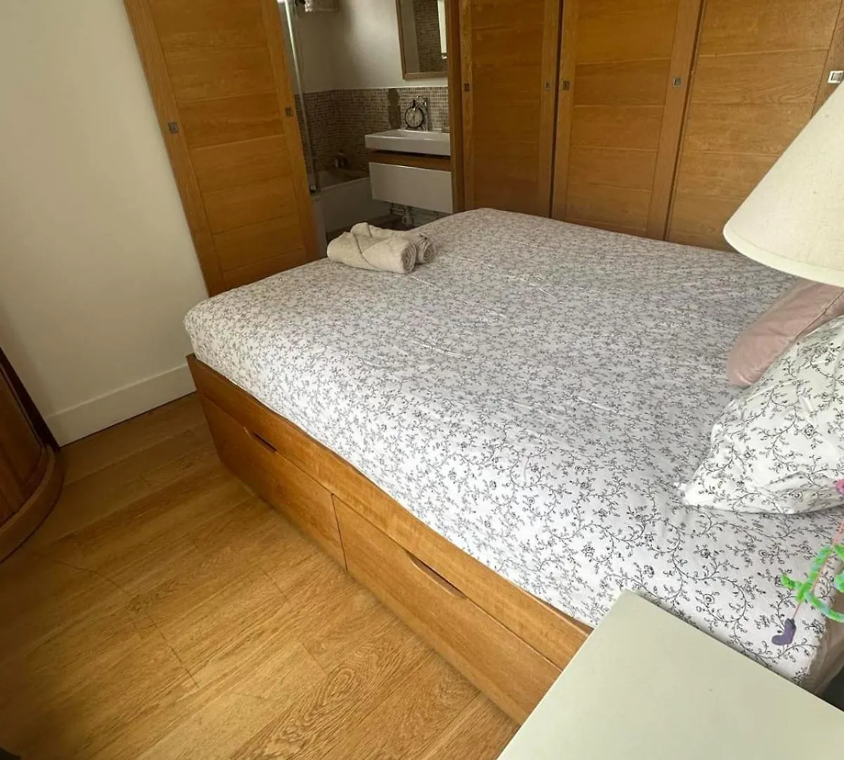 דירה Grand Familial Parisien, Avec Balcon Et Parking