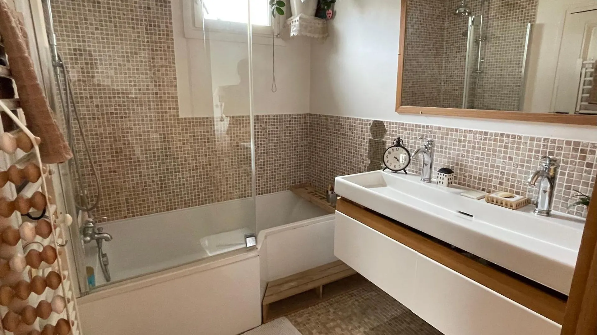 Apartment Grand Familial Parisien, Avec Balcon Et Parking Paris